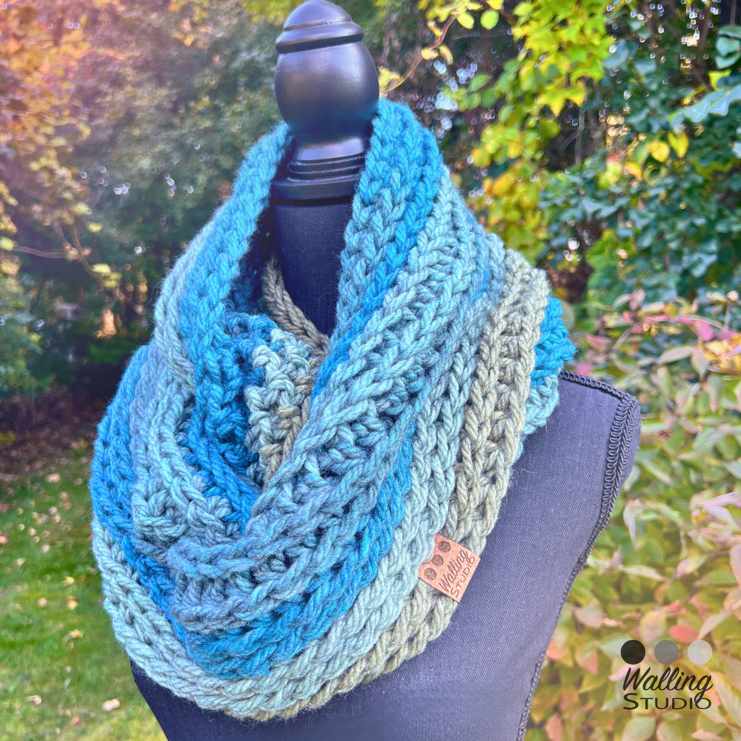 Bluegrass Equinox Infinity Scarf